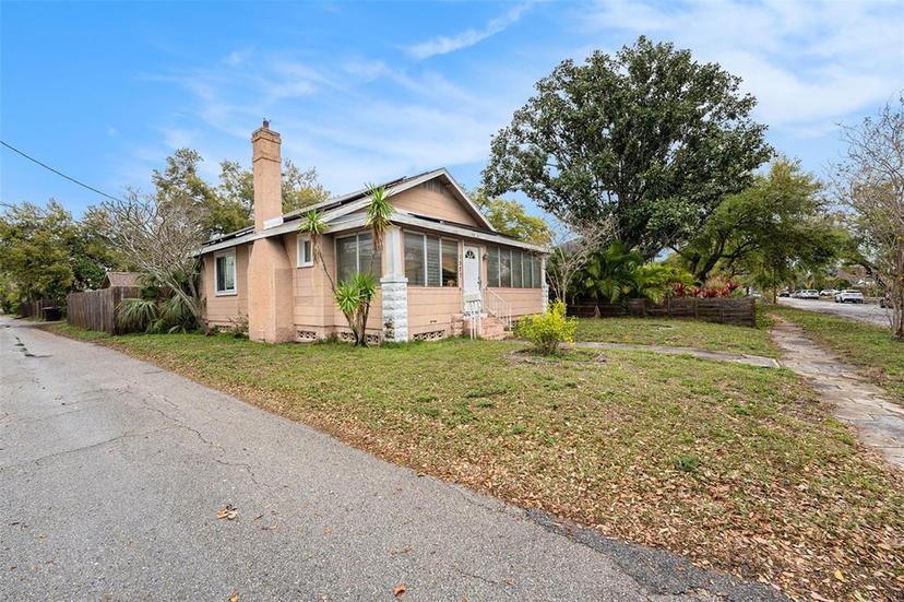 Picture of 1527 20Th Avenue N, St Petersburg FL 33704