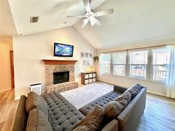 Picture of 10926 NW 31St Place, Gainesville, FL 32606