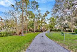 Picture of 7201 Hodgewood Ct, Tampa, FL 33614