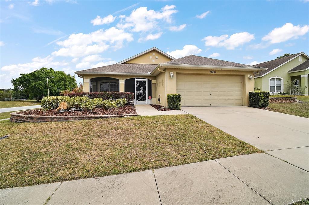 Picture of 3866 Bayshore Circle, Tavares, FL 32778