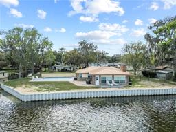 Picture of 830 County Rd 457, Lake Panasoffkee, FL 33538