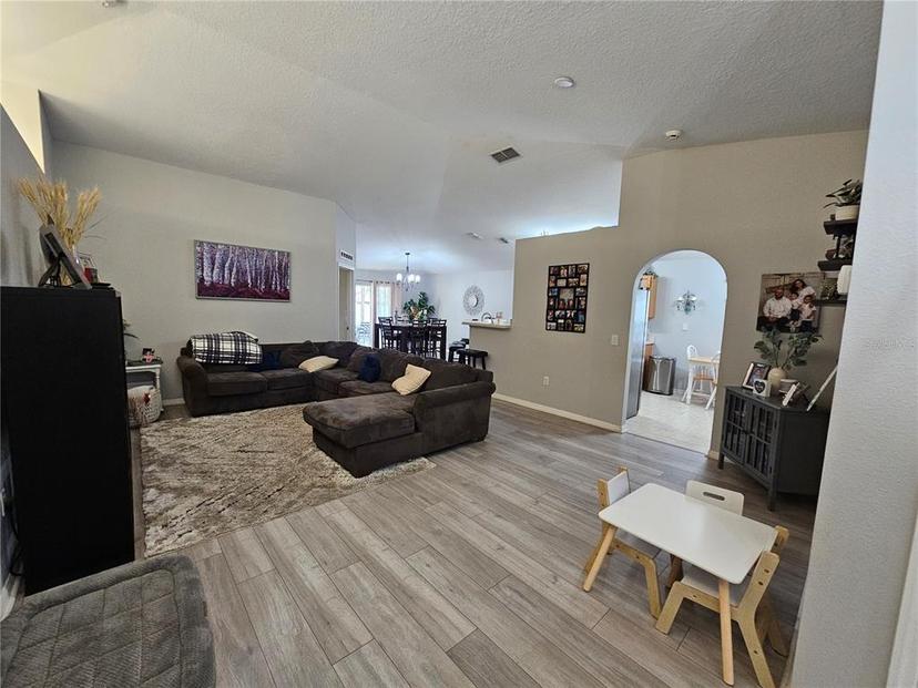 Picture of 2413 Sandridge Circle, Eustis FL 32726