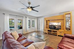 Picture of 1426 75Th Circle Ne, St Petersburg, FL 33702