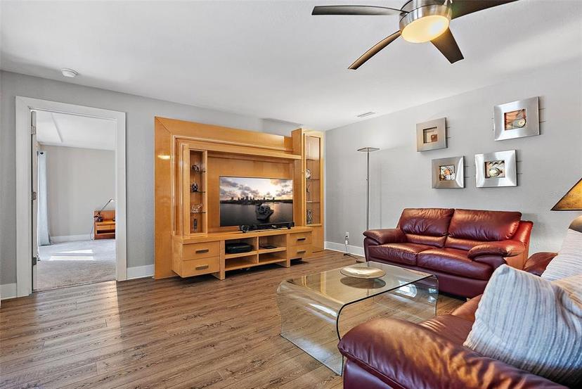 Picture of 1426 75Th Circle Ne, St Petersburg FL 33702