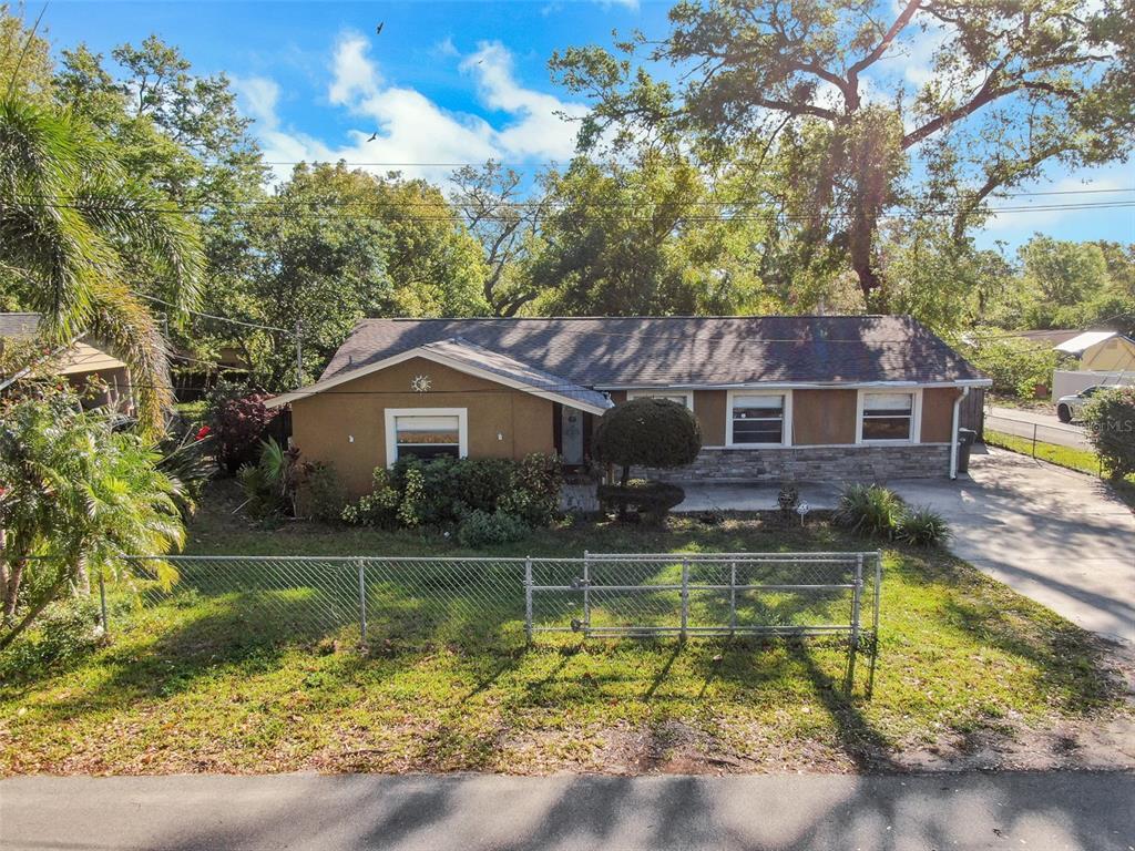 Picture of 2412 Giddens Avenue, Seffner, FL 33584