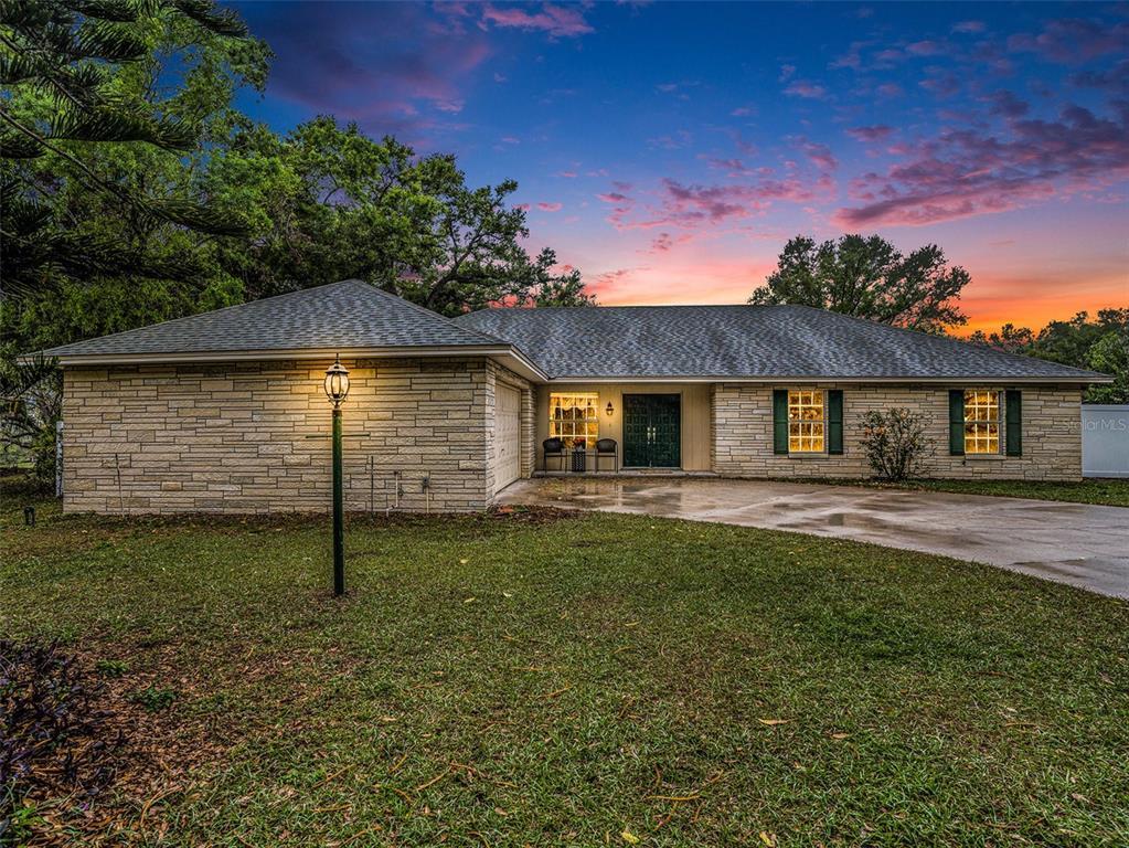 Picture of 2206 Spyglass Hill Circle, Valrico, FL 33596