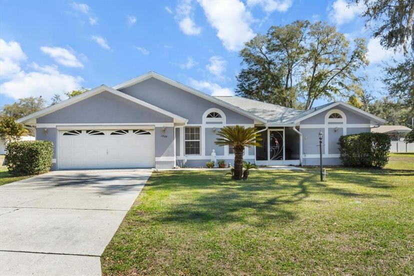 Picture of 1325 E Silver Thorn Loop, Hernando FL 34442