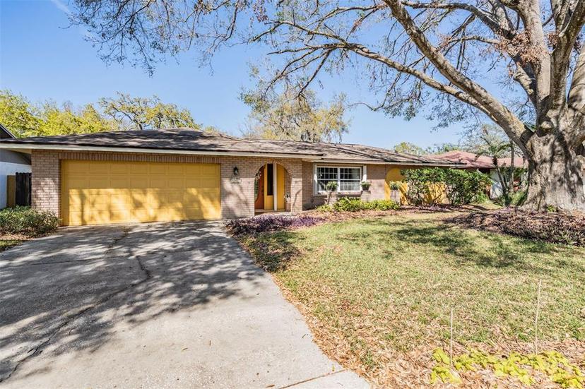 Picture of 11528 Country Oaks Drive, Tampa FL 33618