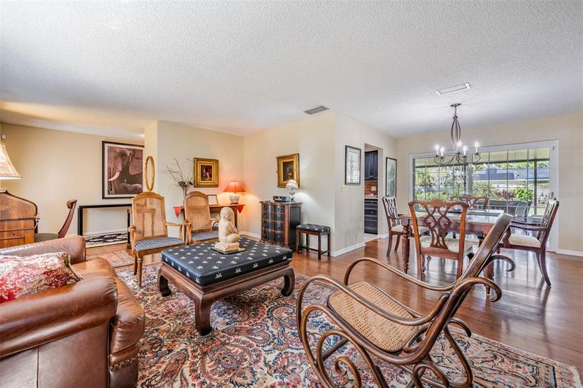 Picture of 11528 Country Oaks Drive, Tampa FL 33618