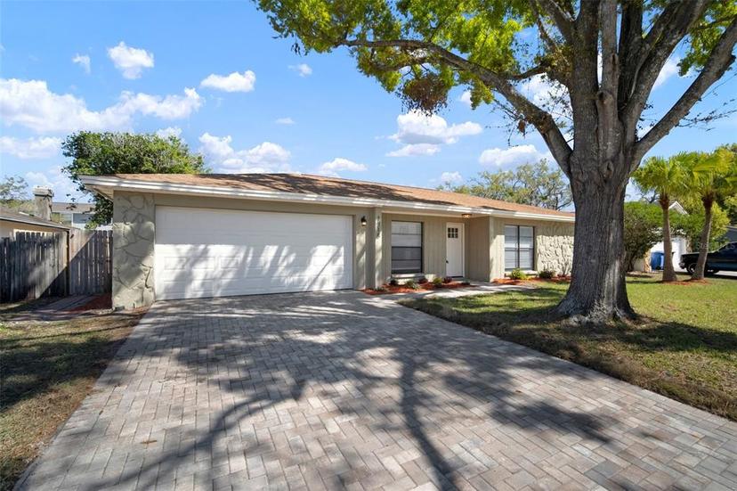 Picture of 1218 Lornewood Drive, Valrico FL 33596