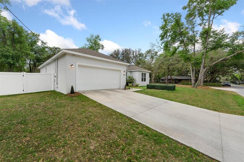 Picture of 1290 9Th Street, Orange City FL 32763