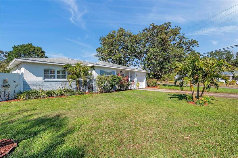 Picture of 2021 58Th Street S, Gulfport FL 33707