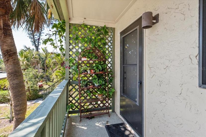 Picture of 1519 Pelican Point Drive Unit 288, Sarasota FL 34231