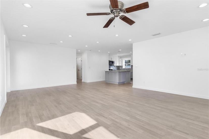 Picture of 1867 Michigan Avenue Ne, St Petersburg FL 33703