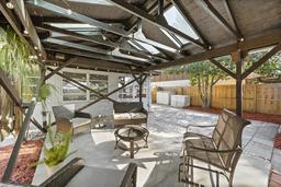 Picture of 6872 Compass Court, Orlando, FL 32810