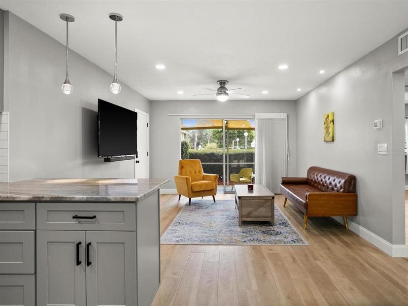 Picture of 8303 Bardmoor Boulevard Unit 105, Seminole FL 33777