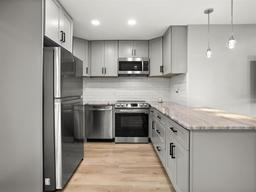 Picture of 8303 Bardmoor Boulevard Unit 105, Seminole, FL 33777