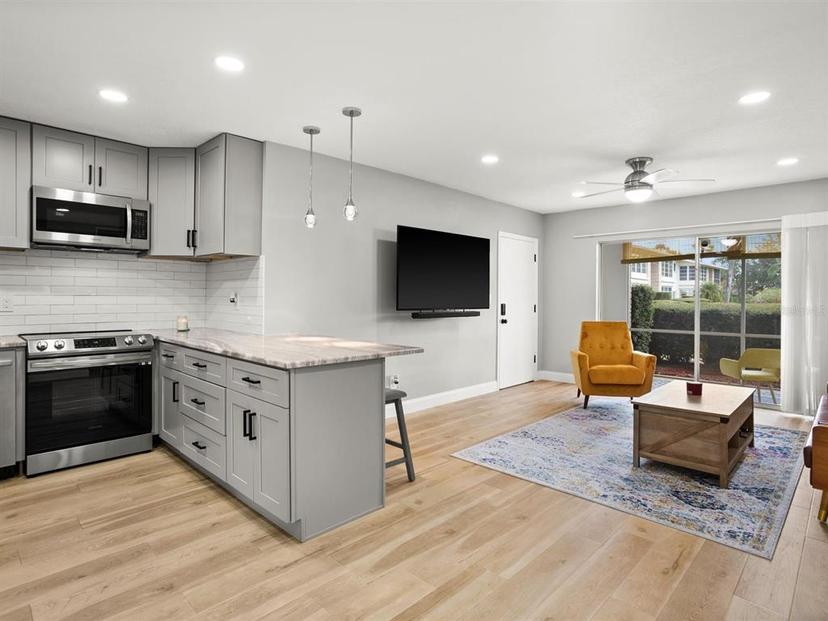 Picture of 8303 Bardmoor Boulevard Unit 105, Seminole FL 33777
