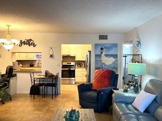 Picture of 1109 Pine Ridge Circle W Unit F1, Tarpon Springs FL 34688