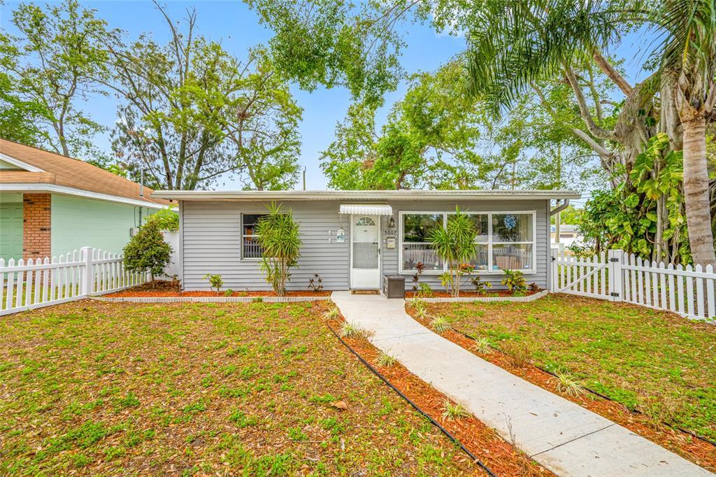Picture of 5007 2Nd Avenue S, St Petersburg, FL 33707