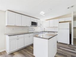 Picture of 13877 County Road 109F, Lady Lake, FL 32159