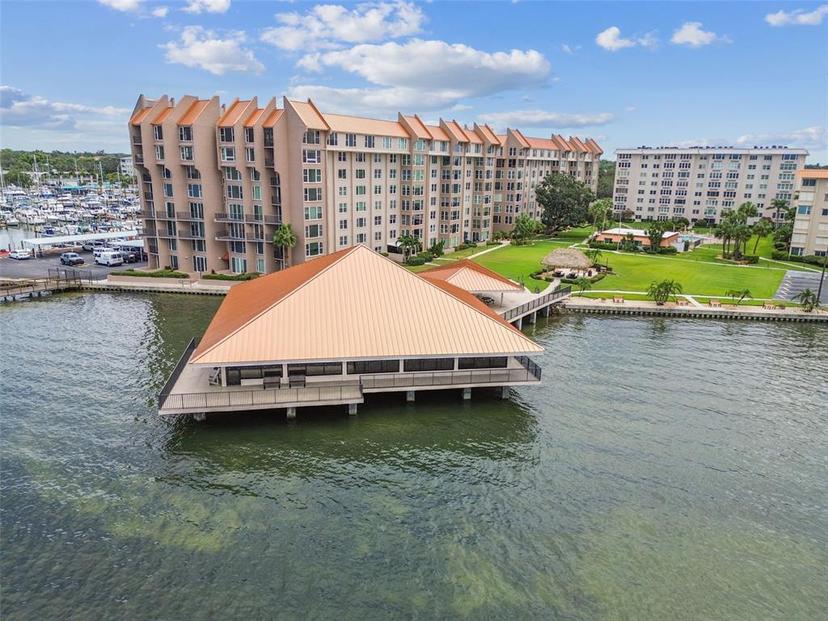 Picture of 634 Edgewater Drive Unit 744, Dunedin FL 34698