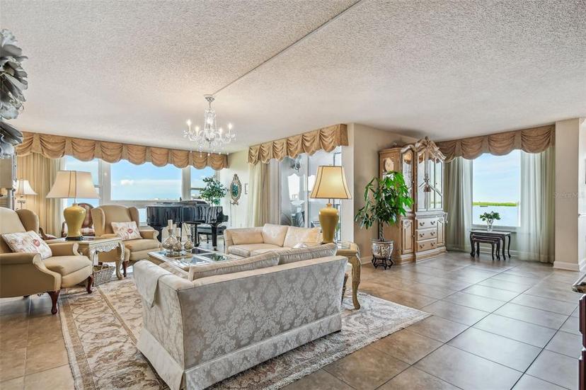 Picture of 634 Edgewater Drive Unit 744, Dunedin FL 34698