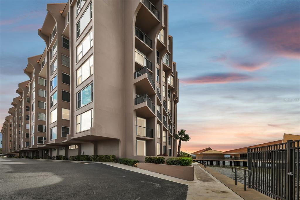 Picture of 634 Edgewater Drive Unit 744, Dunedin, FL 34698