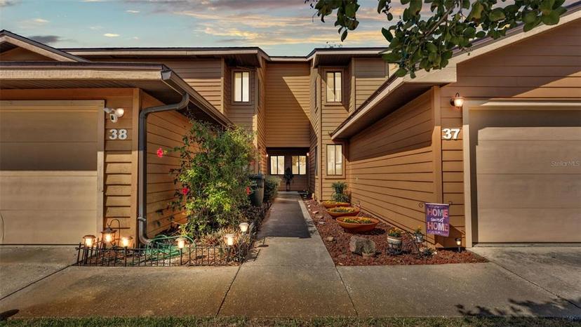 Picture of 707 Carpenters Way Unit 37, Lakeland FL 33809