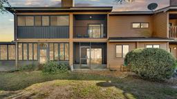 Picture of 707 Carpenters Way Unit 37, Lakeland, FL 33809