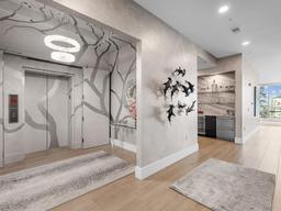 Picture of 540 N Tamiami Trail Unit 1503, Sarasota, FL 34236