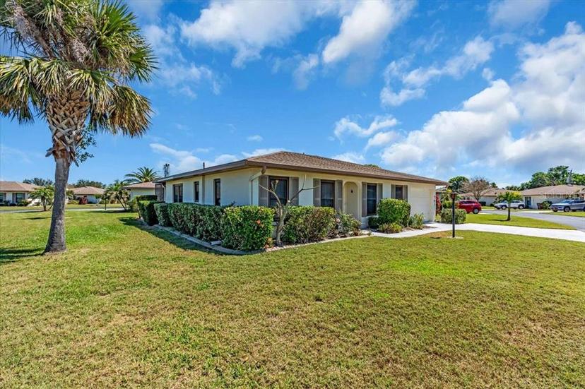 Picture of 761 Vivienda South Court Unit 14, Venice FL 34293