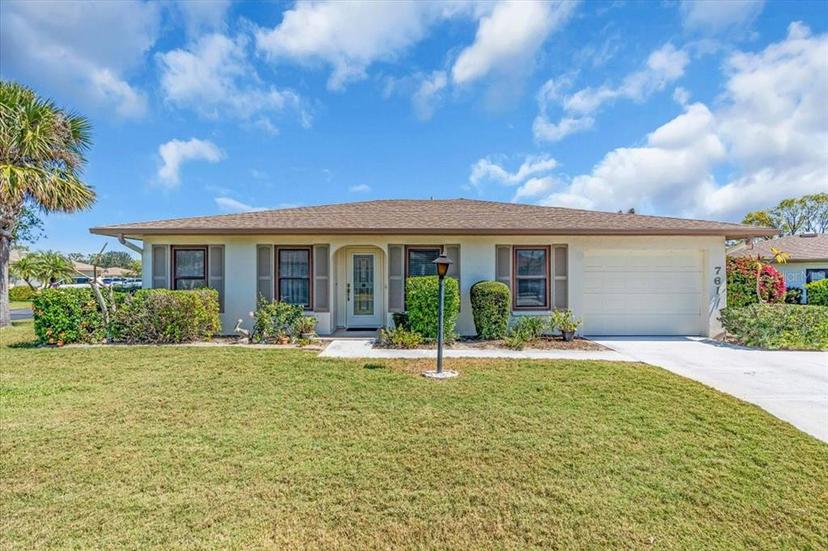 Picture of 761 Vivienda South Court Unit 14, Venice FL 34293