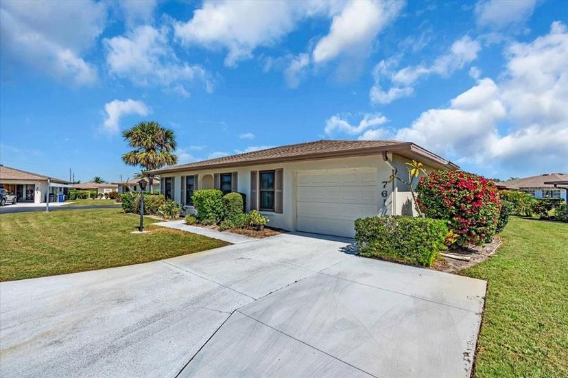 Picture of 761 Vivienda South Court Unit 14, Venice FL 34293