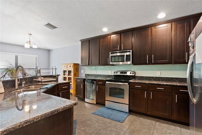 Picture of 1426 Main Street, Valrico FL 33594