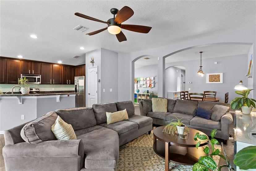 Picture of 1426 Main Street, Valrico FL 33594