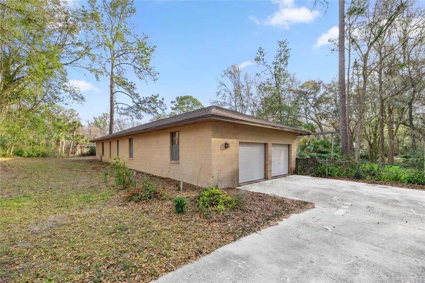 Picture of 8715 NW 4Th Place, Gainesville FL 32607