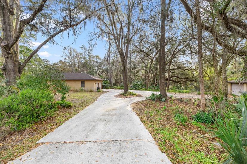 Picture of 8715 NW 4Th Place, Gainesville FL 32607
