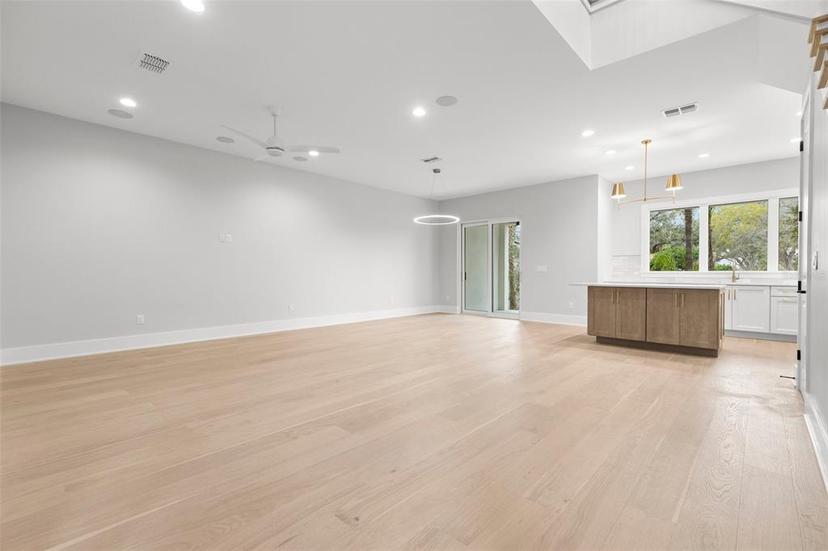 Picture of 216 N Hesperides Street, Tampa FL 33609