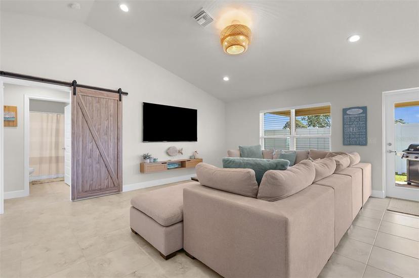 Picture of 1087 Piedmont Road, Venice FL 34293