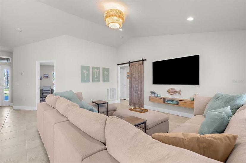 Picture of 1087 Piedmont Road, Venice FL 34293