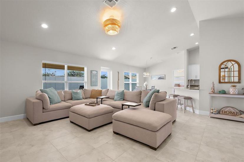 Picture of 1087 Piedmont Road, Venice FL 34293