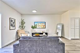 Picture of 1591 NW 29Th Road Unit 8, Gainesville, FL 32605