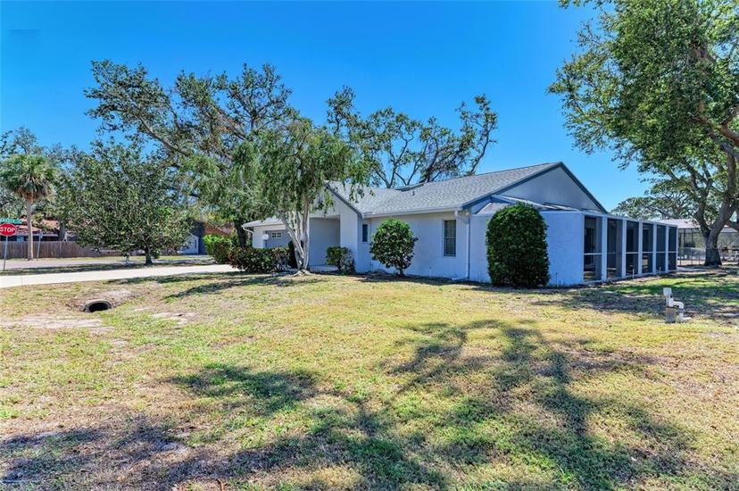 Picture of 2402 Scenic Drive, Venice FL 34293