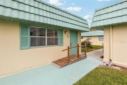 Picture of 101 Cambridge Trail Unit 199, Sun City Center, FL 33573