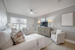 Picture of 2918 W Ellis Drive, Tampa, FL 33611
