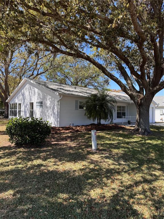 Picture of 25527 Oak Alley, Leesburg FL 34748