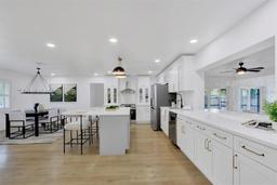 Picture of 5426 Creeping Hammock Drive, Sarasota, FL 34231