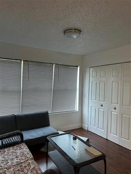 Picture of 5112 Conroy Road Unit 17, Orlando, FL 32811