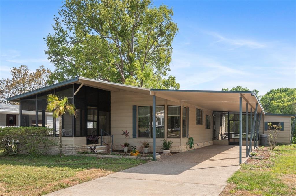 Picture of 3976 N Citrus Circle Unit 685, Zellwood, FL 32798
